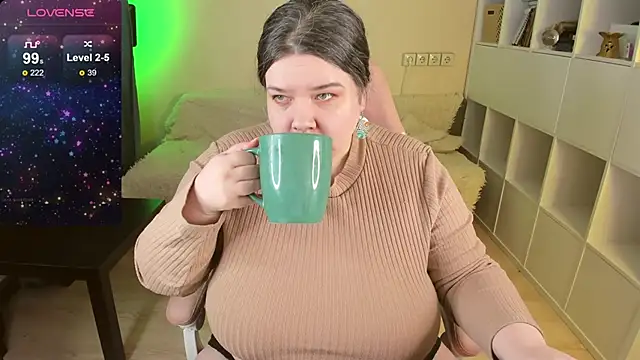 PlumPie online show from January 2, 2025, 5:57 am