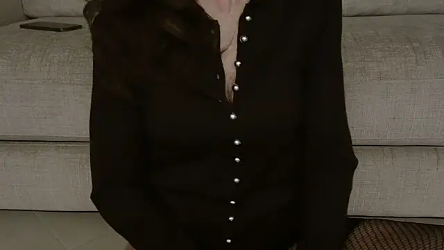 Snapshot of amara_2022 chatting on December 19, 2025, 9:28 pm amara 2022 online show from December 19, 2025, 9:28 pm