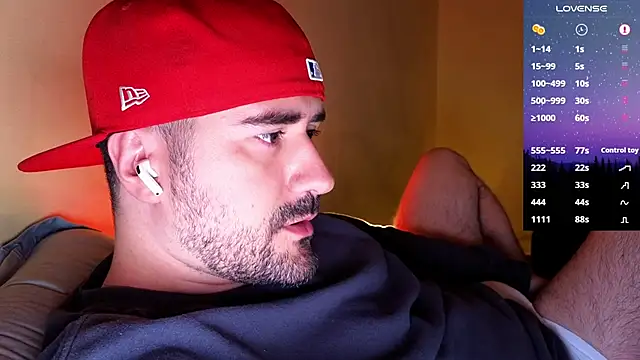 DominantTheo online show from November 11, 2025, 3:56 am