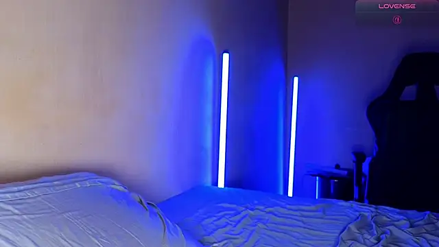 DominantTheo online show from April 15, 2026, 3:34 am