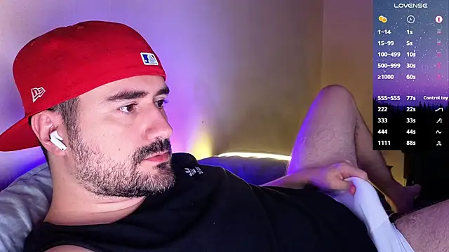 DominantTheo online show from December 15, 2025, 3:56 am