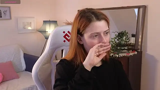 doll lesli online show from March 20, 2025, 2:32 pm