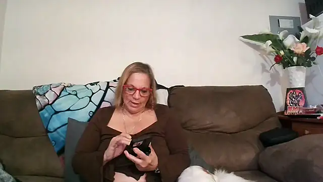 Victoria121565 online show from April 2, 2026, 2:30 am