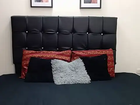 Snapshot of Violette_Adams chatting on September 15, 2025, 12:05 pm Violette Adams online show from September 15, 2025, 12:05 pm