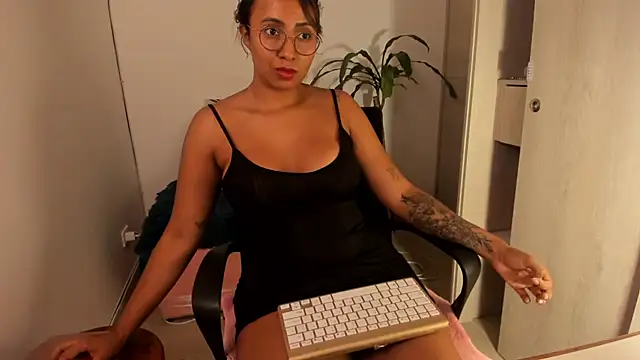 Snapshot of Victoriasant chatting on February 22, 2025, 4:51 am Victoriasant online show from February 22, 2025, 4:51 am