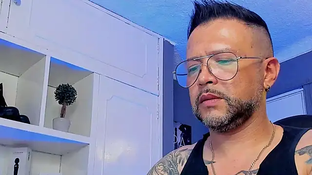 MrFrank tattoo online show from March 15, 2025, 10:22 pm