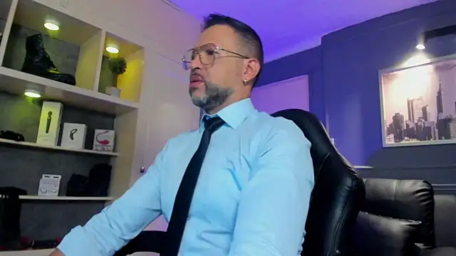 MrFrank tattoo online show from December 4, 2025, 12:37 pm