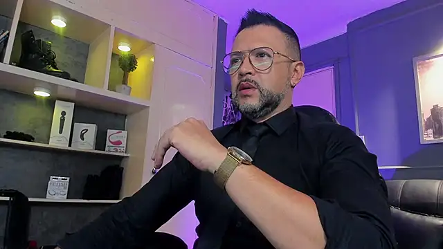 MrFrank tattoo online show from December 18, 2025, 11:36 am