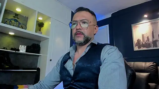 MrFrank tattoo online show from July 14, 2026, 6:03 pm