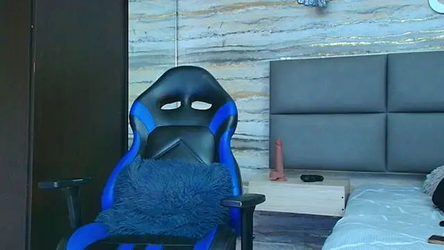 oliver  brown online show from December 21, 2025, 12:13 am