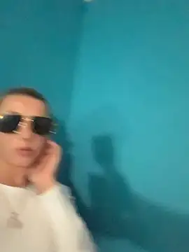 Strongqueen online show from September 11, 2025, 9:04 pm