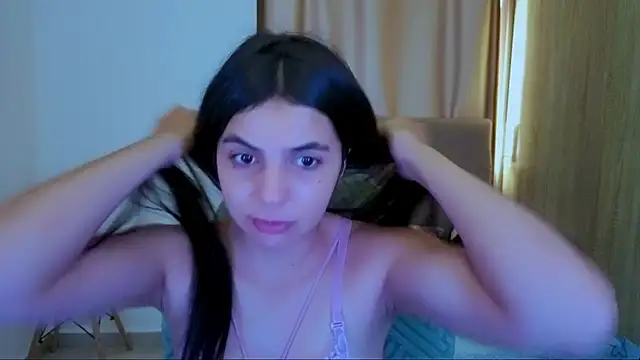 Snapshot of _elenna chatting on July 1, 2026, 6:08 pm elenna online show from July 1, 2026, 6:08 pm