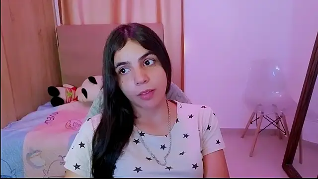 Snapshot of _elenna chatting on May 2, 2026, 6:02 pm elenna online show from May 2, 2026, 6:02 pm