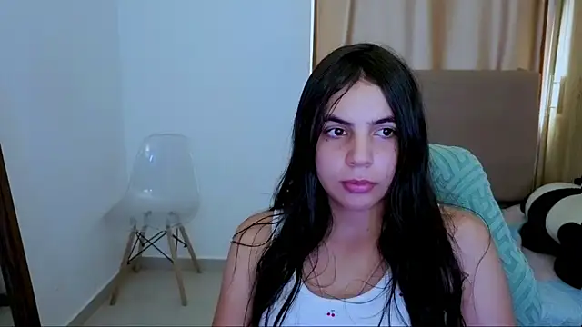 Snapshot of _elenna chatting on July 13, 2026, 5:34 pm elenna online show from July 13, 2026, 5:34 pm