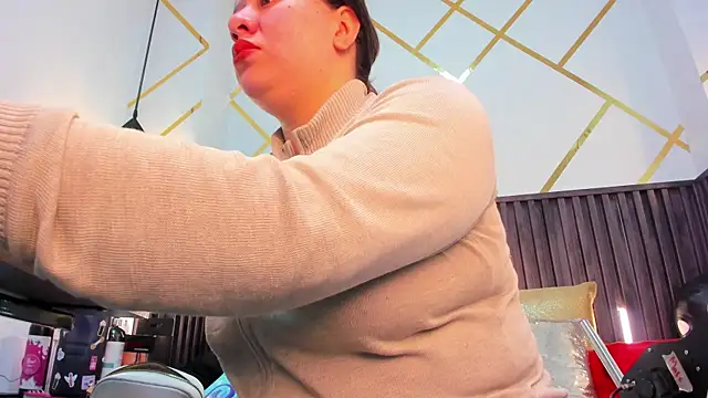  rebecca1 online show from November 28, 2025, 2:06 pm