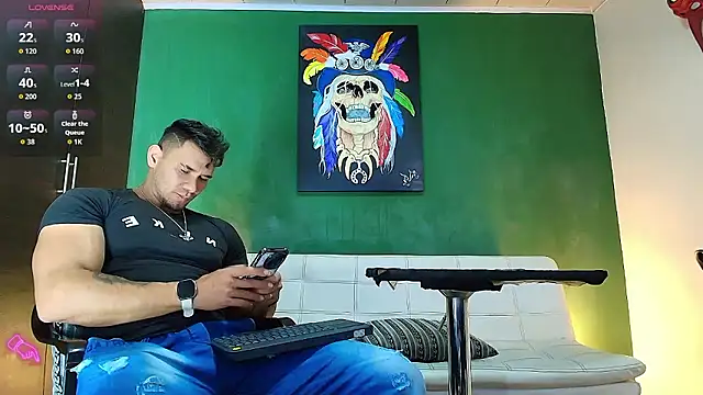 Snapshot of GendersonFit chatting on March 3, 2026, 2:24 pm GendersonFit online show from March 3, 2026, 2:24 pm