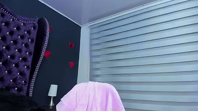 perla7777 online show from February 22, 2025, 3:45 am