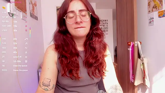 Snapshot of linda_giggle chatting on March 13, 2026, 2:00 pm linda giggle online show from March 13, 2026, 2:00 pm