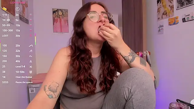 Snapshot of linda_giggle chatting on March 11, 2026, 4:01 pm linda giggle online show from March 11, 2026, 4:01 pm