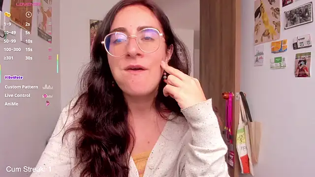 Snapshot of linda_giggle chatting on April 17, 2026, 1:47 pm linda giggle online show from April 17, 2026, 1:47 pm