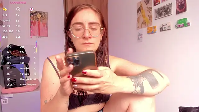 Snapshot of linda_giggle chatting on March 9, 2026, 3:59 pm linda giggle online show from March 9, 2026, 3:59 pm