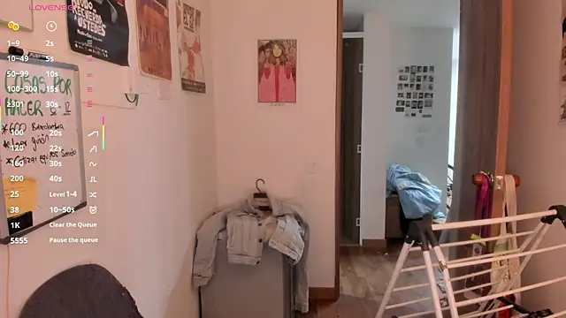 Snapshot of linda_giggle chatting on April 10, 2026, 12:50 am linda giggle online show from April 10, 2026, 12:50 am