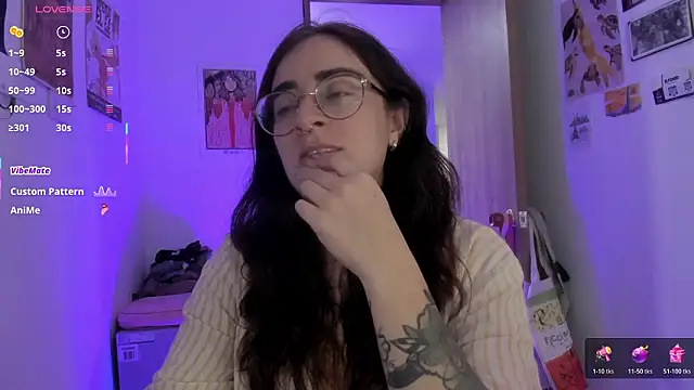 Snapshot of linda_giggle chatting on March 5, 2026, 1:35 am linda giggle online show from March 5, 2026, 1:35 am