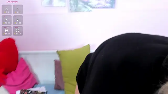 Snapshot of Amber_Foks chatting on September 17, 2025, 8:38 am Amber Foks online show from September 17, 2025, 8:38 am