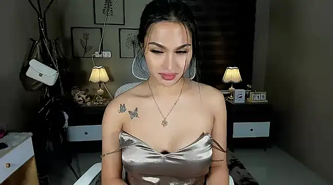 Snapshot of EternityBanks chatting on February 12, 2025, 2:24 am EternityBanks online show from February 12, 2025, 2:24 am