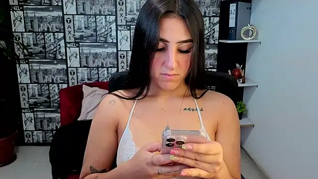 Snapshot of Isa_And_Natasha chatting on May 22, 2026, 1:42 pm Isa And Natasha online show from May 22, 2026, 1:42 pm