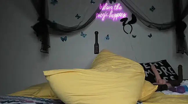 ThickAssRena online show from February 2, 2025, 4:15 am