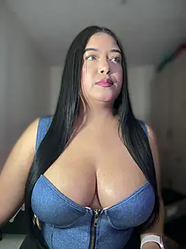 cami ortiz   online show from March 9, 2025, 9:14 pm