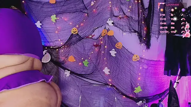 emmajohnss online show from October 30, 2025, 4:00 am