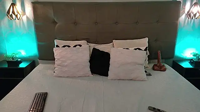 Madisonsmiith online show from October 30, 2025, 8:39 pm