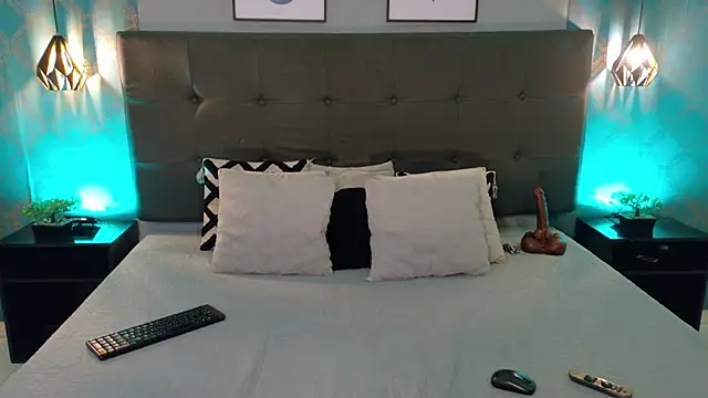 Madisonsmiith online show from December 18, 2025, 6:12 pm