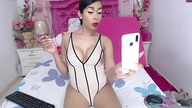 Divaxhermosa online show from January 8, 2026, 11:00 pm