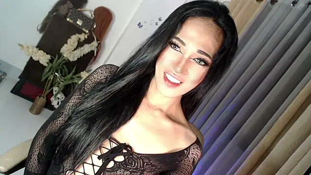 Snapshot of Ts-Glamourosa chatting on March 10, 2025, 11:12 am Ts-Glamourosa online show from March 10, 2025, 11:12 am