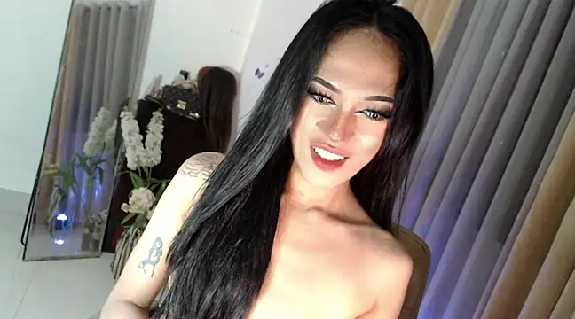 Snapshot of Ts-Glamourosa chatting on March 13, 2025, 12:56 pm Ts-Glamourosa online show from March 13, 2025, 12:56 pm
