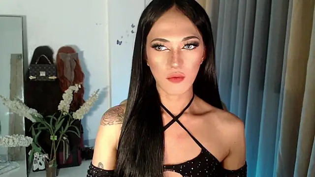 Snapshot of Ts-Glamourosa chatting on March 4, 2025, 2:10 pm Ts-Glamourosa online show from March 4, 2025, 2:10 pm