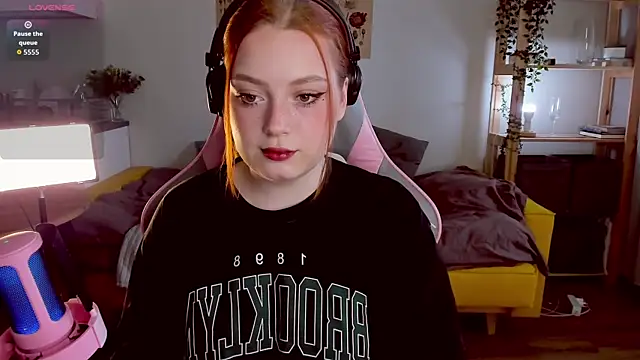 Sofy Benson online show from September 26, 2025, 11:17 am