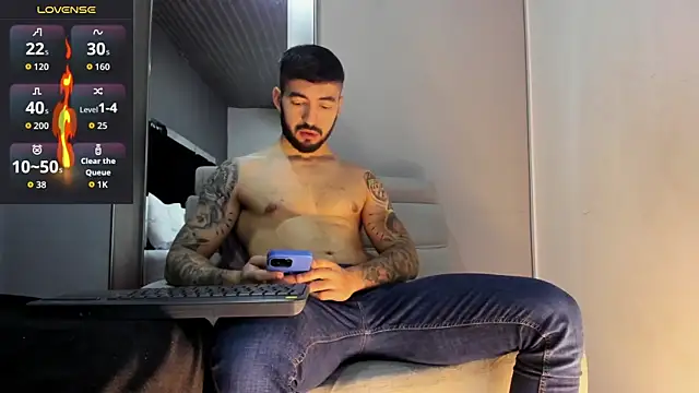 Snapshot of MarkWalker__ chatting on February 13, 2026, 10:15 am MarkWalker online show from February 13, 2026, 10:15 am