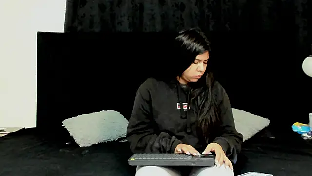 Snapshot of lissandthor13 chatting on December 19, 2025, 10:17 am lissandthor13 online show from December 19, 2025, 10:17 am