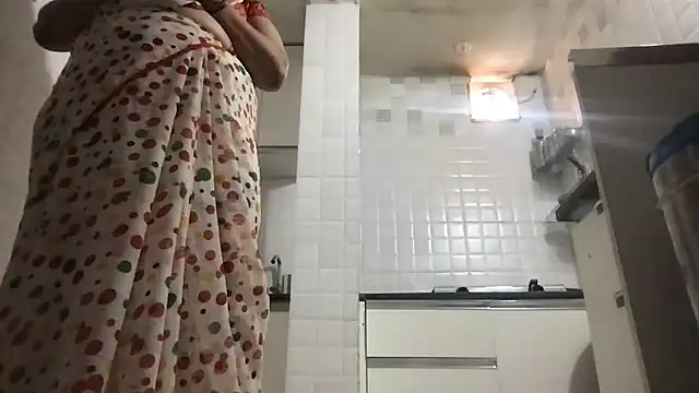 Riyasingh9 online show from February 6, 2026, 4:41 am