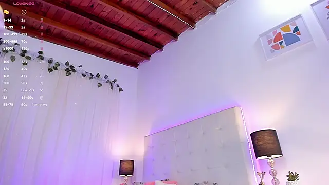 tatikiss  online show from March 21, 2025, 11:55 am