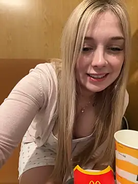 CherryAuroraa online show from February 13, 2025, 5:11 pm