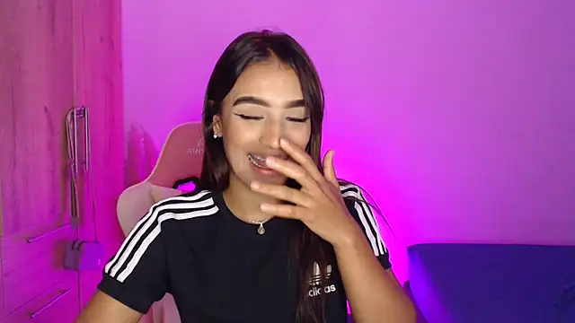 Snapshot of GiltRosebush chatting on January 11, 2025, 2:20 am GiltRosebush online show from January 11, 2025, 2:20 am