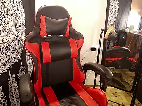 PirateEmpressBoaAico online show from March 28, 2026, 10:05 am