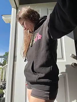 Dakota 02 online show from April 8, 2026, 1:45 pm