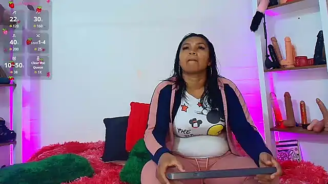 louise nails online show from April 7, 2026, 12:29 pm