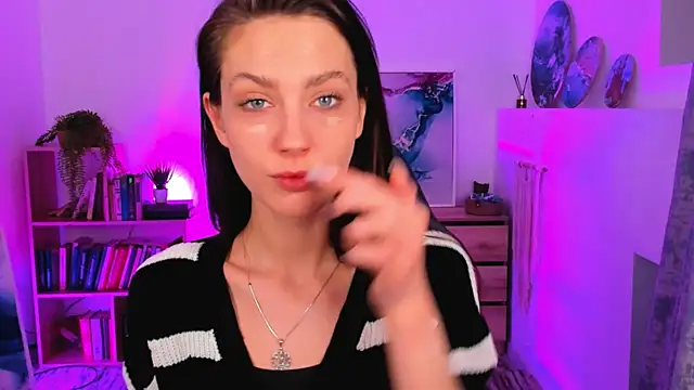 EmilyWilden online show from February 17, 2025, 11:55 am